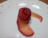 ♡電子レンジで2分♡深紅の薔薇りんご作り方5写真