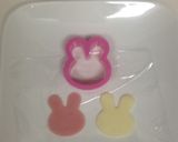 うさぎ型で簡単☆マイメロ ＊キャラ弁＊作り方1写真