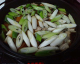 鶏もも肉と白ネギのすきやき風煮（親子丼）作り方3写真