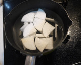 だし不要！　牡蠣と大根とわかめの味噌汁♪作り方2写真