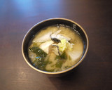 だし不要！　牡蠣と大根とわかめの味噌汁♪作り方3写真