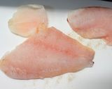 白身魚のガーリックトマトソテー作り方1写真