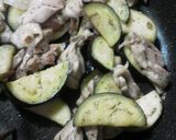 ☆鶏もも肉と茄子のレモン胡椒炒め☆作り方3写真