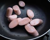 お弁当に♪魚肉ソーセージ焼いただけ!作り方1写真