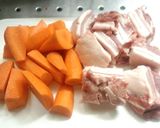 ころころ肉と人参&煮玉子のめんつゆ煮★作り方1写真