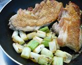 セリがたっぷり！鶏南蛮風そば（うどん）作り方1写真