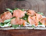 Lox（スモークサーモン）オープンサンド作り方2写真