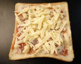 酸っぱ旨！　梅肉としらすのチーズトースト作り方2写真