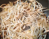うまッ☆もやしとしめじのバターカレー炒め作り方3写真
