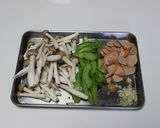 セロリとしめじのナポリタン作り方1写真