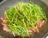 ベーコンと豆苗としめじの簡単炒め♪作り方4写真