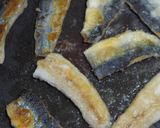 調理師直伝!さんまのにんにくバター風味!作り方3写真