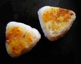 梅+チーズのこんがり焼きおにぎり作り方4写真