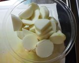 肴に！おかずに！里芋のイカ塩辛炒め作り方1写真