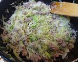 お弁当に最適!キャベツとひき肉のオムレツ作り方2写真