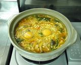 かんたん韓国風 海鮮きのこ鍋作り方7写真