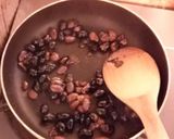甘じょっぱいきな粉豆～黒豆茶の出がらしで作り方2写真