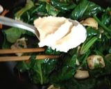 鶏皮とほうれん草炒め作り方5写真