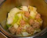 白菜と鶏団子の豆乳スープ作り方5写真