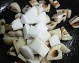 お弁当に合う『長芋とレンコンの味噌炒め』作り方3写真