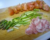 お弁当◎彩り◎トマトとアスパラの中華炒め作り方2写真