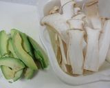 アボカドとエリンギのガーリックバター醤油作り方1写真