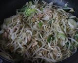 シャキシャキ！もやし長ねぎの蒸し煮炒め作り方3写真