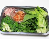 豚肉とチンゲンサイのキムチ炒め作り方1写真