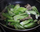 豚肉とチンゲンサイのキムチ炒め作り方3写真