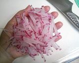 お弁当に♪千切り大根のはちみつレモン漬け作り方1写真