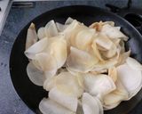 スライス大根と豚肉のにんにく醤油炒め作り方3写真