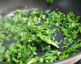 セロリの葉っぱとごま油のかつお節パスタ作り方3写真