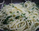 セロリの葉っぱとごま油のかつお節パスタ作り方4写真