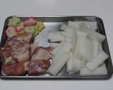 鶏肉と大根とふの煮物作り方1写真