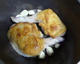 骨付きもも肉にんにく焼き蒸し作り方3写真