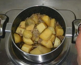 サツマイモと豚挽き肉の甘辛煮作り方4写真