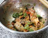 おつまみに♪牡蠣オイル漬の香菜キムチ和え作り方1写真