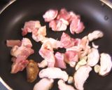 鶏モモと春菊のクリームスープパスタ作り方1写真