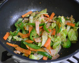 残り野菜とハムの炒め物～お弁当に♪作り方1写真