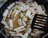 大根とひき肉のピリ辛味噌炒め作り方5写真