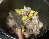 鶏ももとサツマイモと卵のほっこり甘辛煮作り方2写真