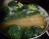 *生ソーセージとブロッコリーのパスタ*作り方1写真