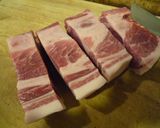 とろとろの豚肩ロースとごぼうの赤ワイン煮作り方1写真