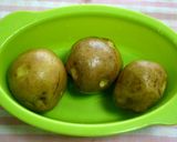 マヨが決め手☆鮭ポテトのほろほろミルク煮作り方1写真