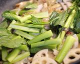 蓮根と豚ヒレ肉の中華風きんぴら。作り方8写真