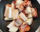 豚バラ肉と大根のてり煮作り方4写真