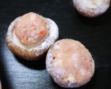市販鶏団子で椎茸と蓮根の肉詰め餡作り方4写真
