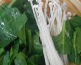 ほうれん草、餃子、キムチで鍋焼きうどん作り方7写真
