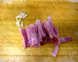 焼肉のタレで簡単♪水菜とベーコンのサラダ作り方2写真