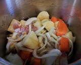 活力なべで作る！鶏肉の肉じゃが作り方2写真